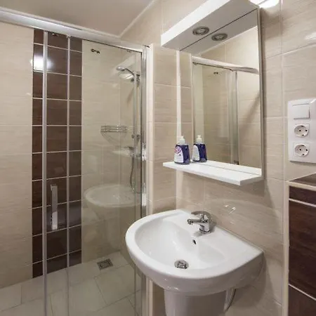 Lejlighedshotel Kikoeto Anna 3*